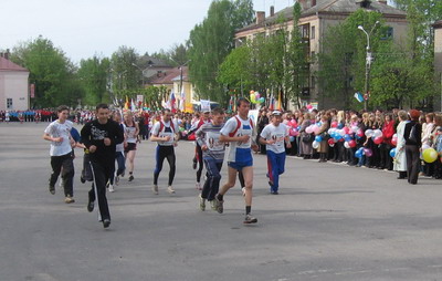 10:55 Прошел традиционный 35-ый легкоатлетический пробег Победы «Шумерля-Кумашка-Шумерля»